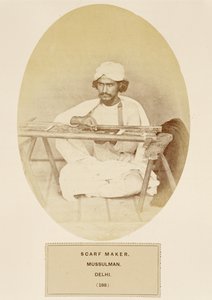 Fabbricante di sciarpe, Mussulmano, Delhi, da The People of India, di J. Forbes Watson, pubblicato 1868 (albumen print) da English Photographer